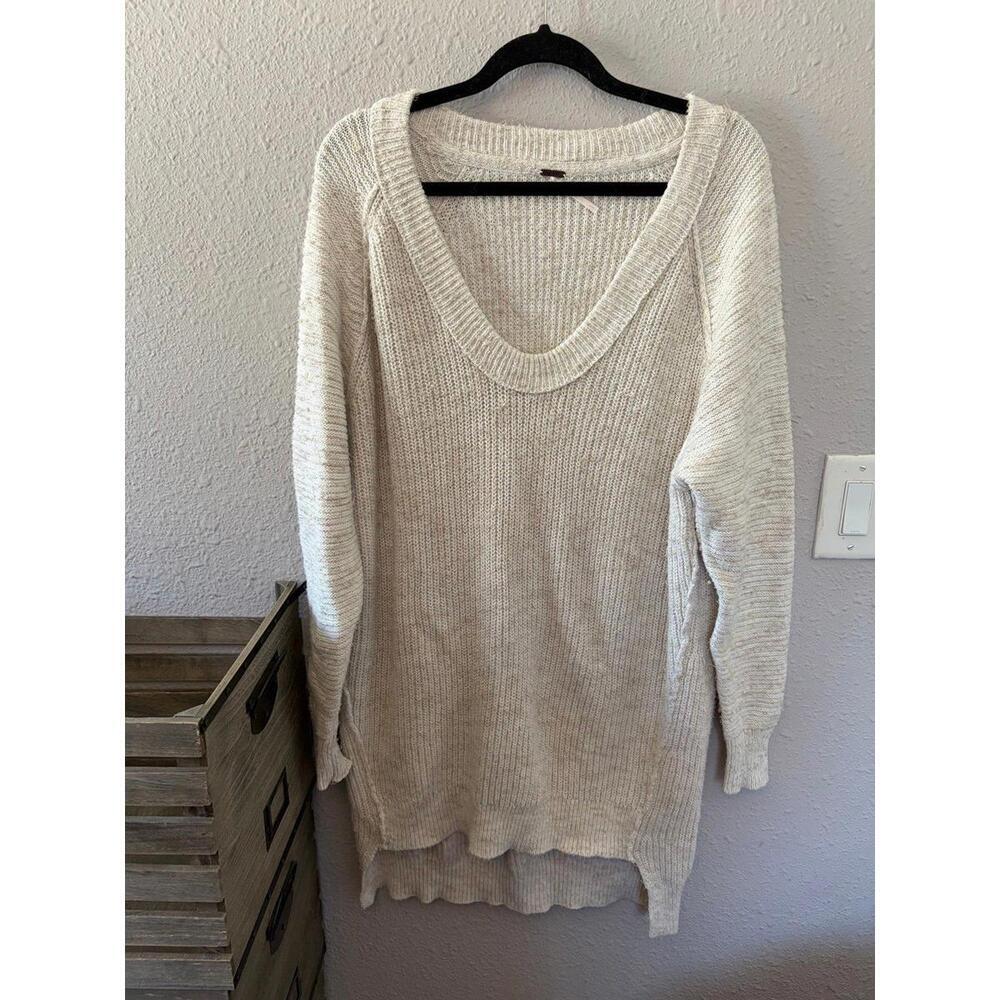 Free People plunge neck long sweater/short dress size S oversized fit. Cream col